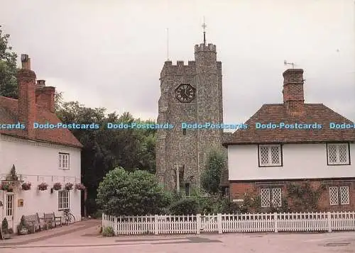D292119 Kent. Chilham. Pfarrkirche St. Maria. The Parish Churchyard War Memoria