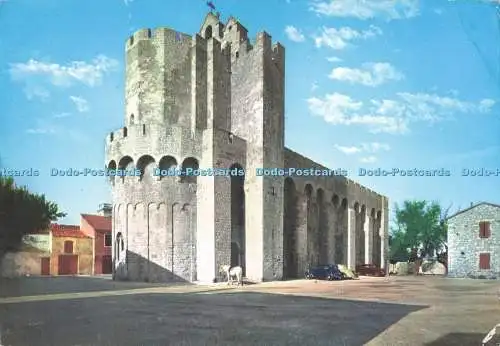 D292128 La Camargue. Saintes Maries de la Mer. L Eglise Forteresse. Mrz