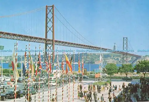 D290494 Lissabon. Portugal. Brücke über den Tejo. Comer