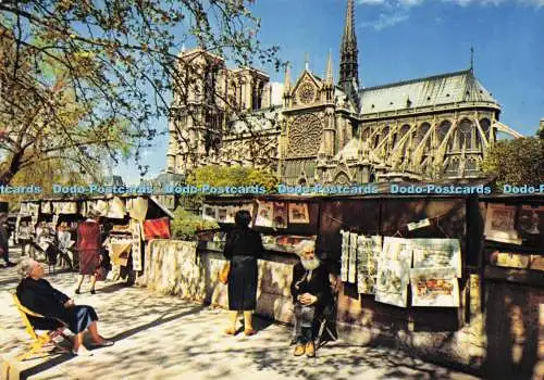 D292503 Paris. Notre Dame. Les Bouquinistes. Chantal