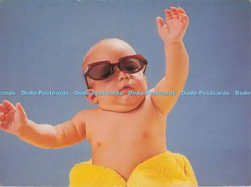 D297616 Sonnenbrille mit freundlicher Genehmigung von Pictor International. Athena International