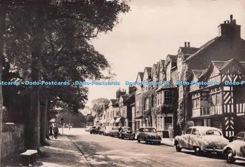 D297798 Prestbury. Das Dorf zeigt Priesterhaus. Valentinstag. RP