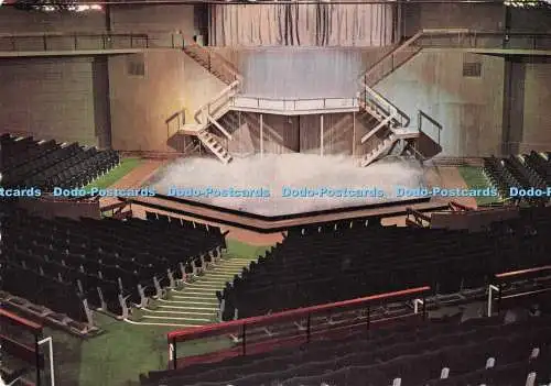 D292924 England. Sussex. Chichester. Das Chichester Festival Theatre. Valentinstag.