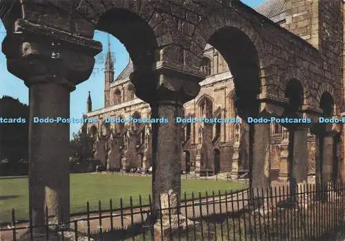 D295175 Winchester Cathedral. Kirchenschiff und Bogen des normannischen Kapitelsaals. Topische Pr
