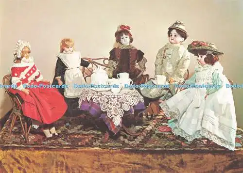 D295194 England. Bad. Das Kostümmuseum. Dolls Tea Party. Richter. C. 2138.