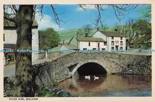 D298100 Malham. River Aire