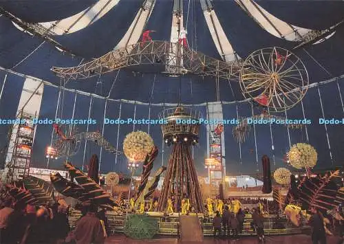 D293003 The Millennium Show. Gideon Mendel. Netzwerk