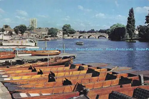 D298147 Oxfordshire. Henley an der Themse. Henley Bridge hier von einem flussaufwärts gesehen