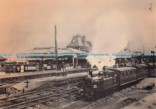 D298443 Stroudley Lokomotive der D-Klasse an der Clapham Junction Station. um 1905. Zauberstäbe