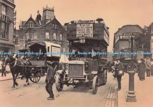 D298444 Motorbusse an der Kreuzung von Northcote Road und Battersea Rise um 1913. Wa