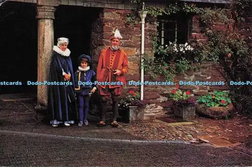 D298651 Devon. Totnes. Elisabethaner. Vor dem Gildensaal. E. L. Wood. Sawtell