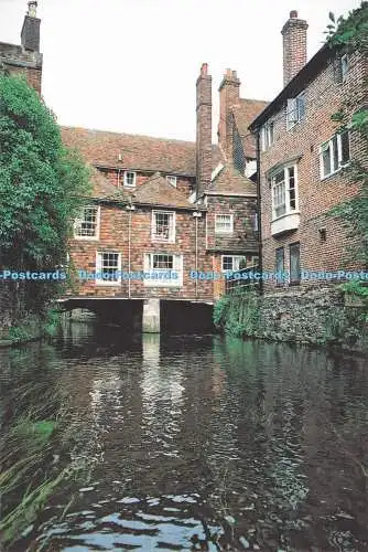 D293540 Canterbury. Eastbridge Hospital. Almshouse-Wohnungen vom Fluss Sto aus gesehen