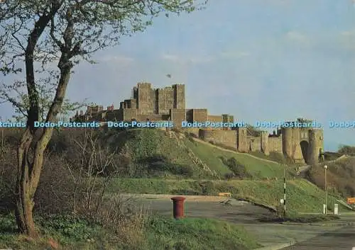 D298816 Dover Castle. Kent. Blick von Nordwesten mit Keep und Constable Gate. C