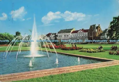 D296306 Andernach am Rhein. Springbrunnen in den Rheinanlagen. Alex Frank. Kruge