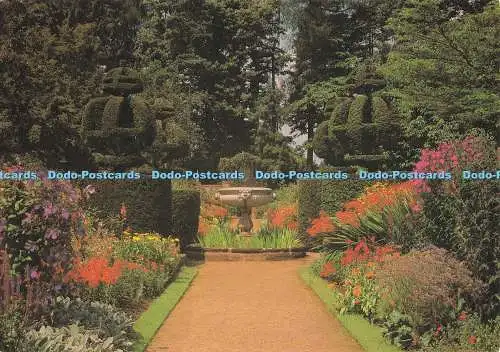 D299271 West Sussex. Handkreuz. Nymans Garden. Der Sommerrand. National Trust