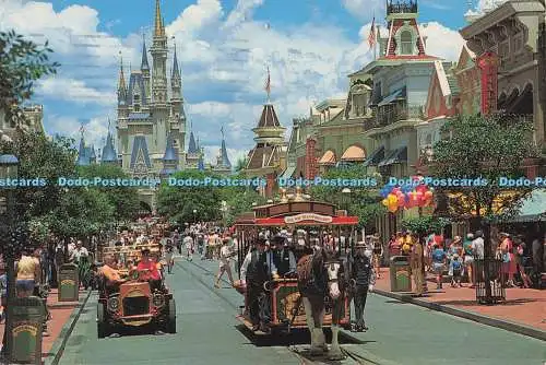 D296403 U.S.A. Hauptstraße. Besucher betreten das magische Königreich durch eine Wendung von