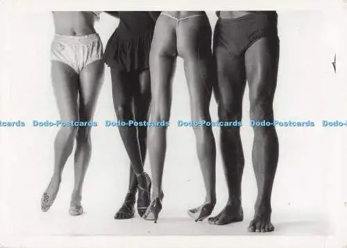 D299534 Schöne Beine der Welt. Black and White Gallery. Foto Roff. Barry M