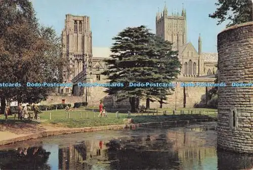D300384 Wells Somerset Bishop Palace Moat J Arthur Dixon Newport I W England