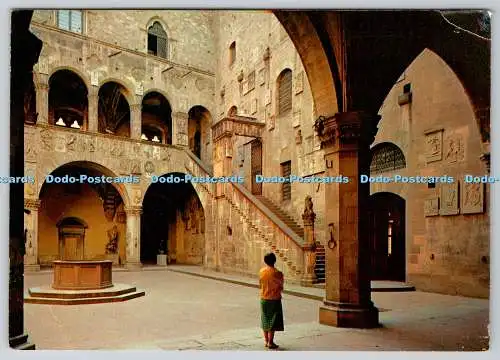 D303495 Firenze Bargello Hof und Treppe Innocenti Editori Firenze
