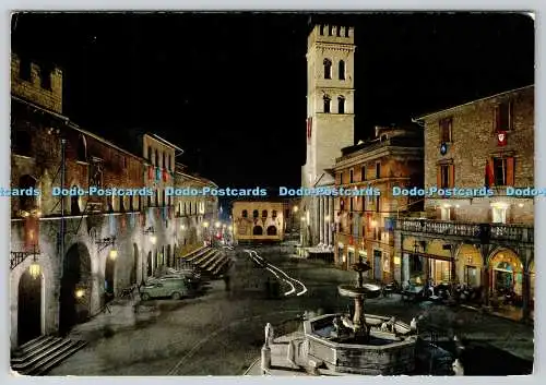 D309712 Assisi Der Rathausplatz bei Nacht während des folkloristischen Calendimaggio