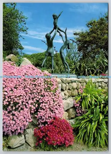 D307283 Statue von David Wynne 1990 in den Abbey Gardens Tresco F E Gibson St