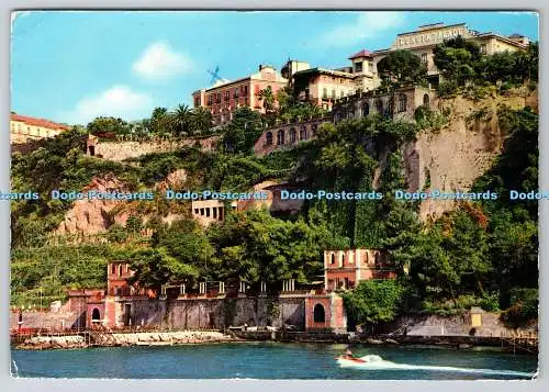 D310068 Sorrento Zona Grandi Alberghi visti dal Mare Kodak Ektachrome 1971