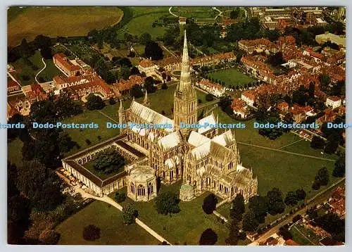 D301542 Wiltshire Salisbury Cathedral Luftaufnahme zeigt die Kathedrale in ihrer Bea