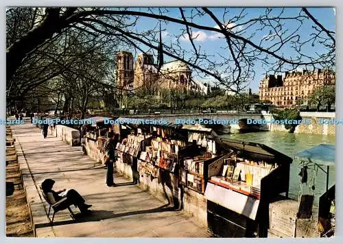 D310917 Paris Notre Dame and the Secon Hand Booksellers Lyna Paris Lyoncolor N 1