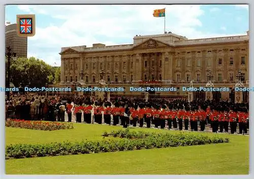 D311250 London The Queen Guards Parade Fisa