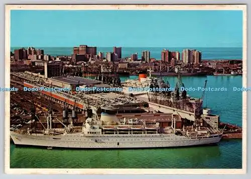 D311701 Durban Das maritime Stadt-Kreuzfahrtschiff vom Europa-Liegeplatz an der modernen Ma
