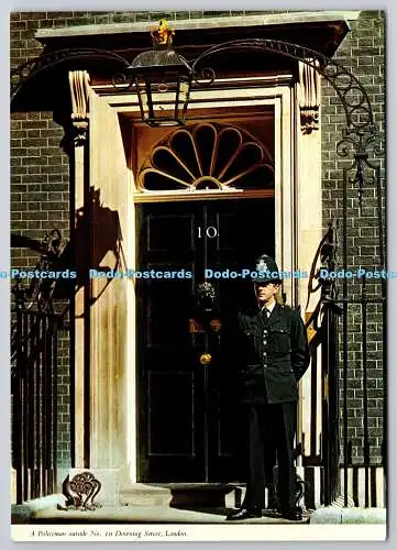 D305770 London A Policeman outside No 10 Downing Street Palphot Israel I V P Lon