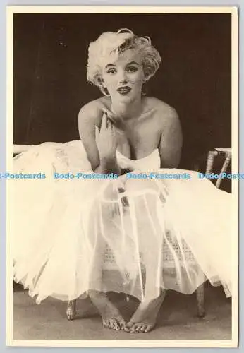 D312890 Marilyn Monroe. Statics London. England. Postkarte
