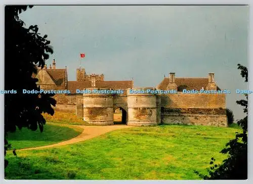D313009 Rockingham Castle. Die normannischen Eingangstürme. English Life Publications