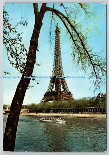 D322179 La Tour Eiffel. Paris. Merveille du Monde. Ektacap. PM Paris Cler. 1969