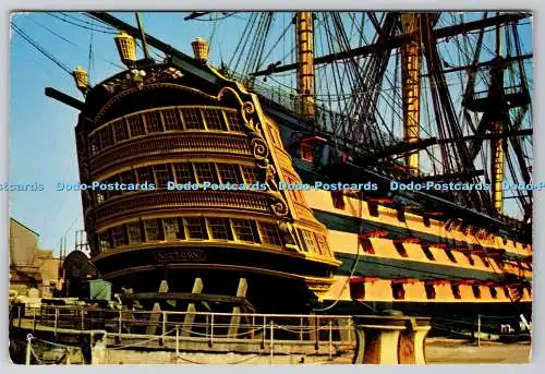 D313267 H.M.S. Victory. Farbfoto. England