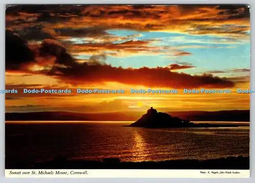 D317174 Sonnenuntergang über St Michaels Mount. Cornwall. E. Nagele. Hohn Hinde