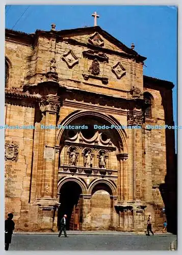 D322479 Santo Domingo de la Calzada. Logrono. Heiligen Platz und Kathedrale Fassade.