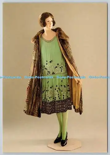 D322648 Abendkleid aus Chiffon mit Perlen und lahmem Cape. Ende der 1920er Jahre. The Museum of Co