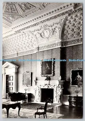 D322687 Claydon. Buckinghamshire. Die Limousine. Edwin Smith. GF. Gordon Fraser Gal