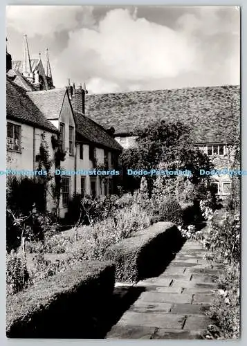 D322688 Chichester. Vikare s Close. Edwin Smith. GF. Gordon Fraser Gallery Ltd
