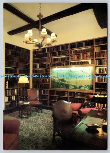 D322919 Kent. Chartwell. Die Bibliothek. An der Wand ein Modell des Mulberry Harbou