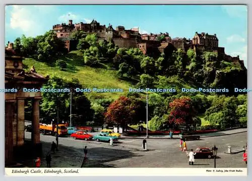 D317823 Schottland. Edinburgh Castle. Naturfestung und Militärgebäude und h