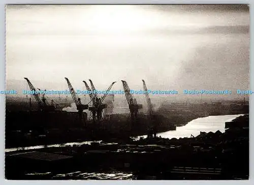 D323199 Clyde Shipyard. Glasgow 24 Stunden im Leben einer Stadt. Chapmans Publish