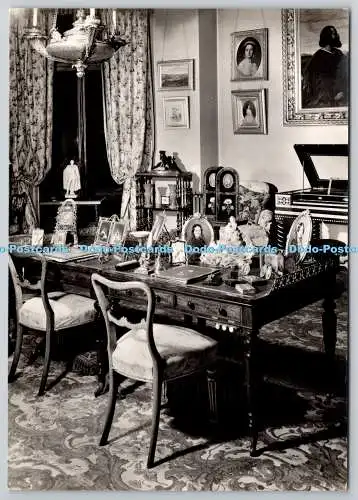 D319599 I.O.W. Osborne House. Queen Victoria. Schreibtische. Arbeitsministerium