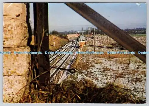 D323363 Hawkeridge-Abzweigung. Ein Zug nach Trowbridge und Bath. Wiltshire Railcard