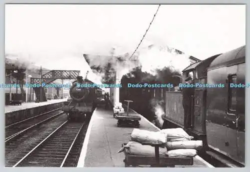 D319742 Motor Nr. 5384. Mit einem Zug von Weymouth und Nr. 4562 mit Zug Fr