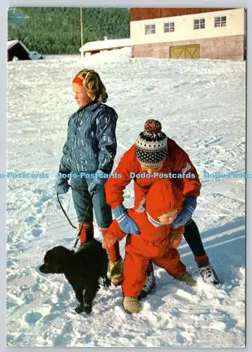 D318162 Spielende Kinder im Winter. AR. Italien. Postkarte