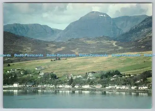 D315346 Lochcarron Dorf und Berge von Applecross. Phil Banks. P175. Postca