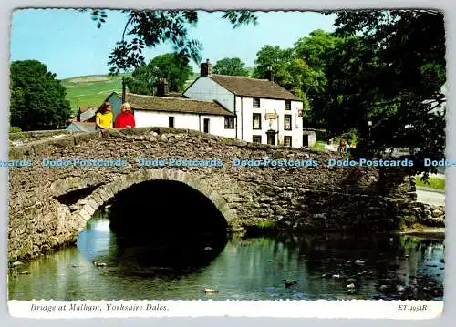 D323408 Brücke bei Malham. Yorkshire Dales. Bamforth and Co Ltd. Holmfirth. Yorks