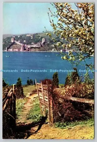 D318193 Türkei. Istanbul. Blick auf den Bosporus und die Burg Rumeli Hisari von As